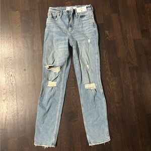 Hollister curvy high rise mom Jean